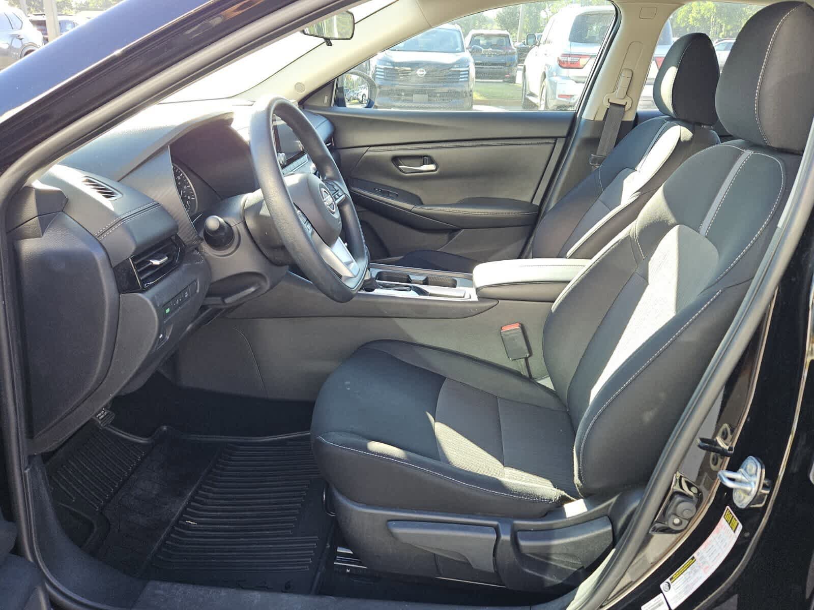 Used 2024 Nissan Sentra SV FWD image 3