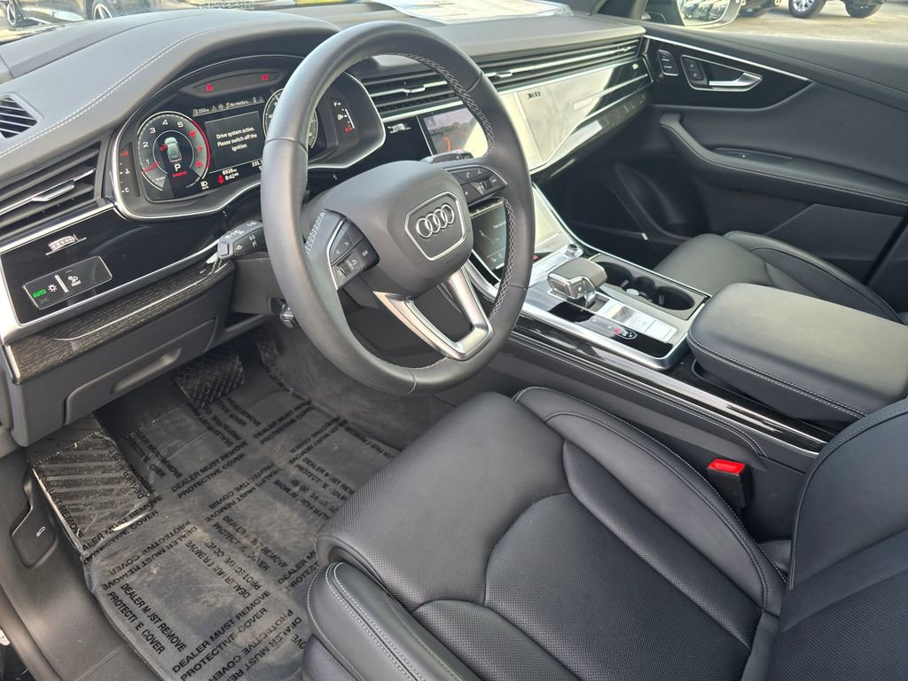 Used 2025 Audi Q8 Prestige w/ Prestige Package image 12