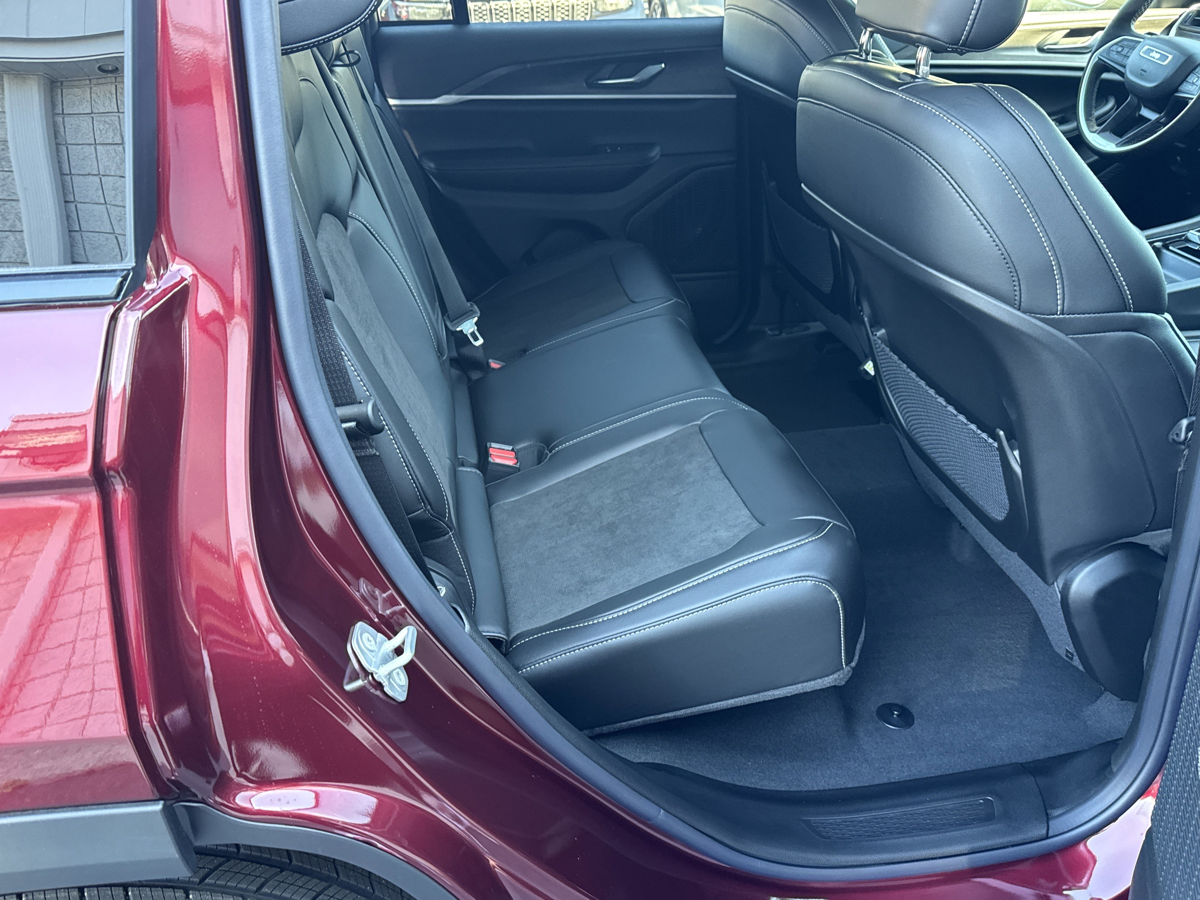 New 2026 Jeep Grand Cherokee Altitude image 19