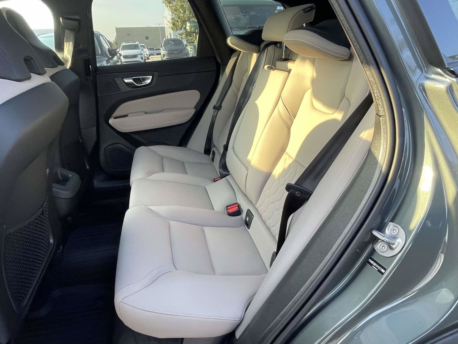 New 2027 Volvo XC60 B5 Plus AWD/4WD image 3
