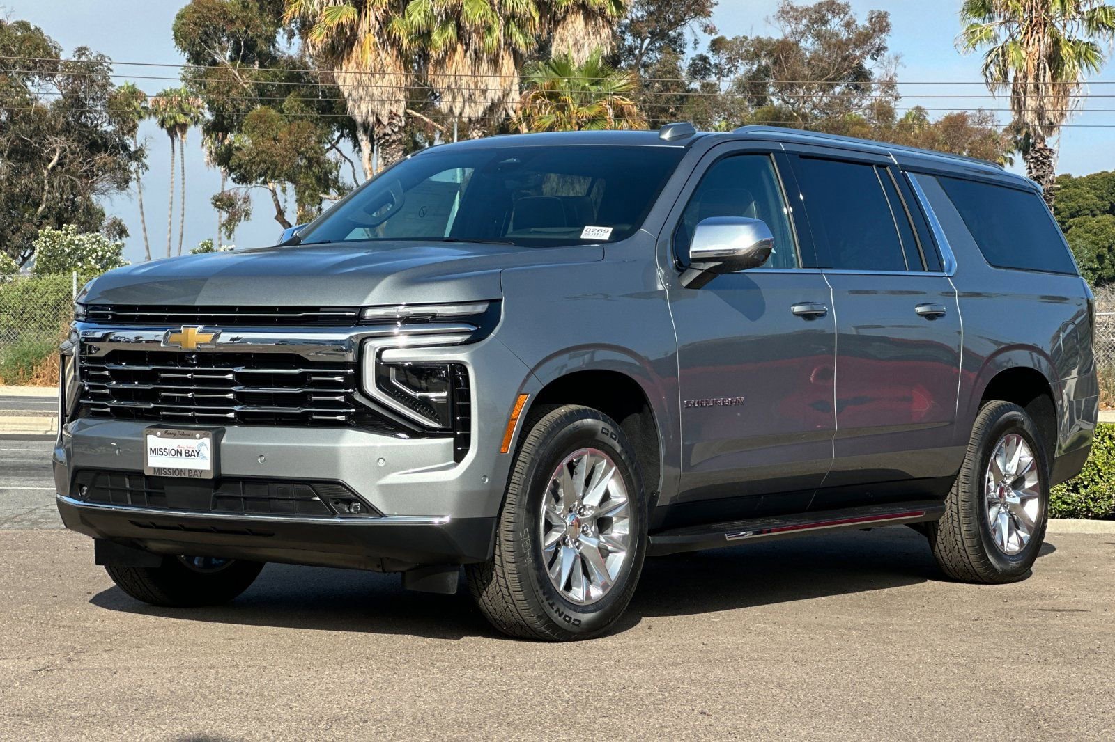 New 2025 Chevrolet Suburban Premier image 8