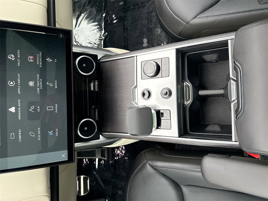 Used 2023 Land Rover Range Rover SE image 21