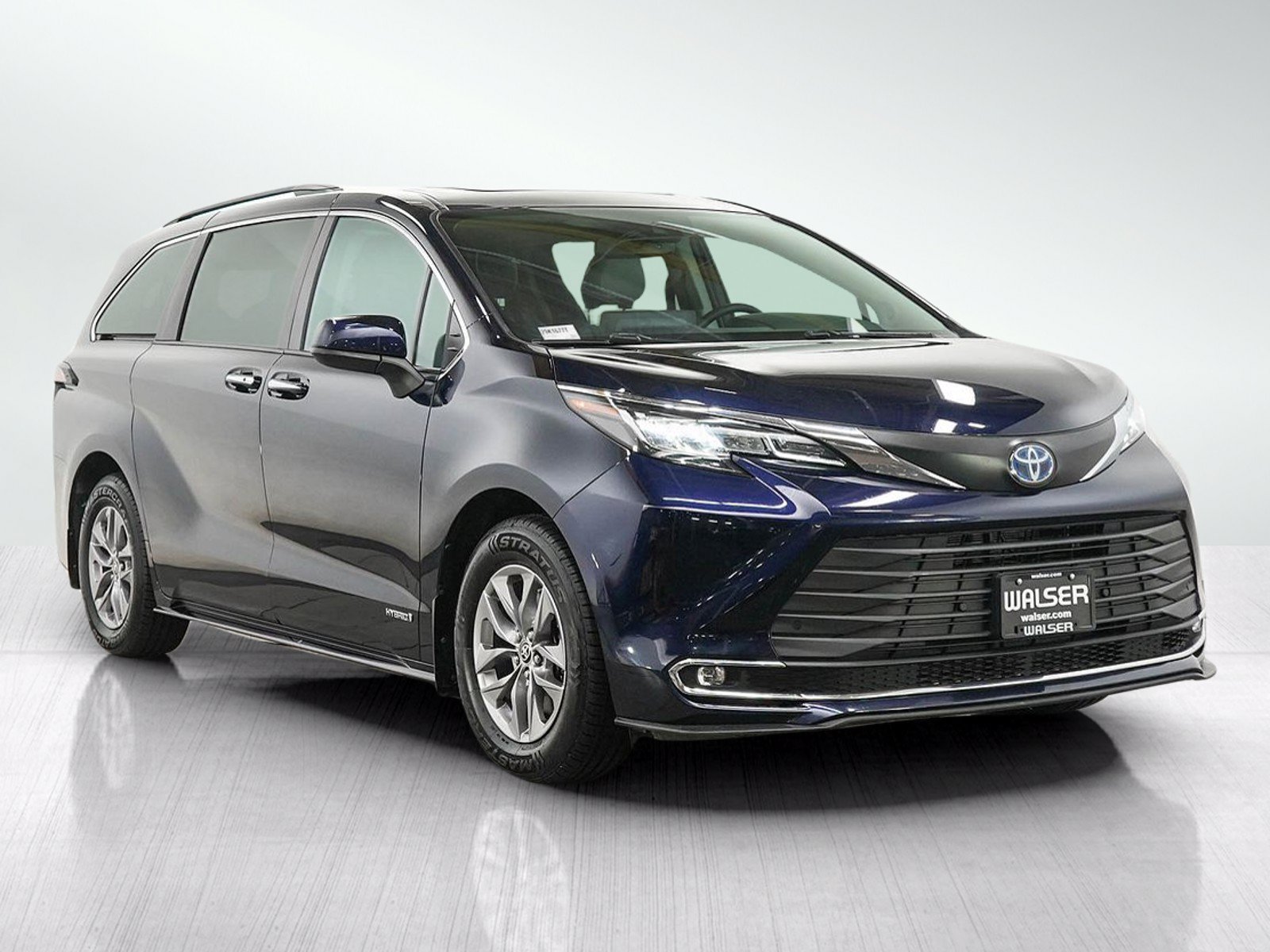 Used 2021 Toyota Sienna XLE w/ XLE Plus Package AWD/4WD image 8