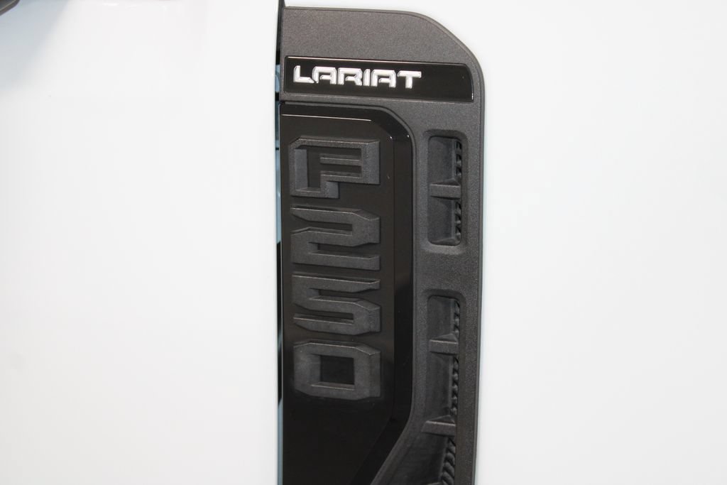 Used 2023 Ford F250 Lariat w/ Lariat Ultimate Package AWD/4WD image 12