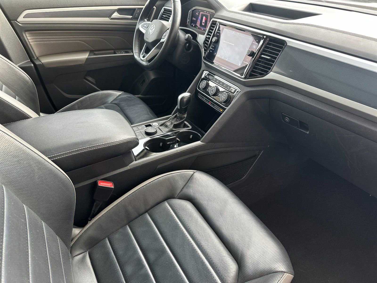 Used 2023 Volkswagen Atlas SEL Premium image 16