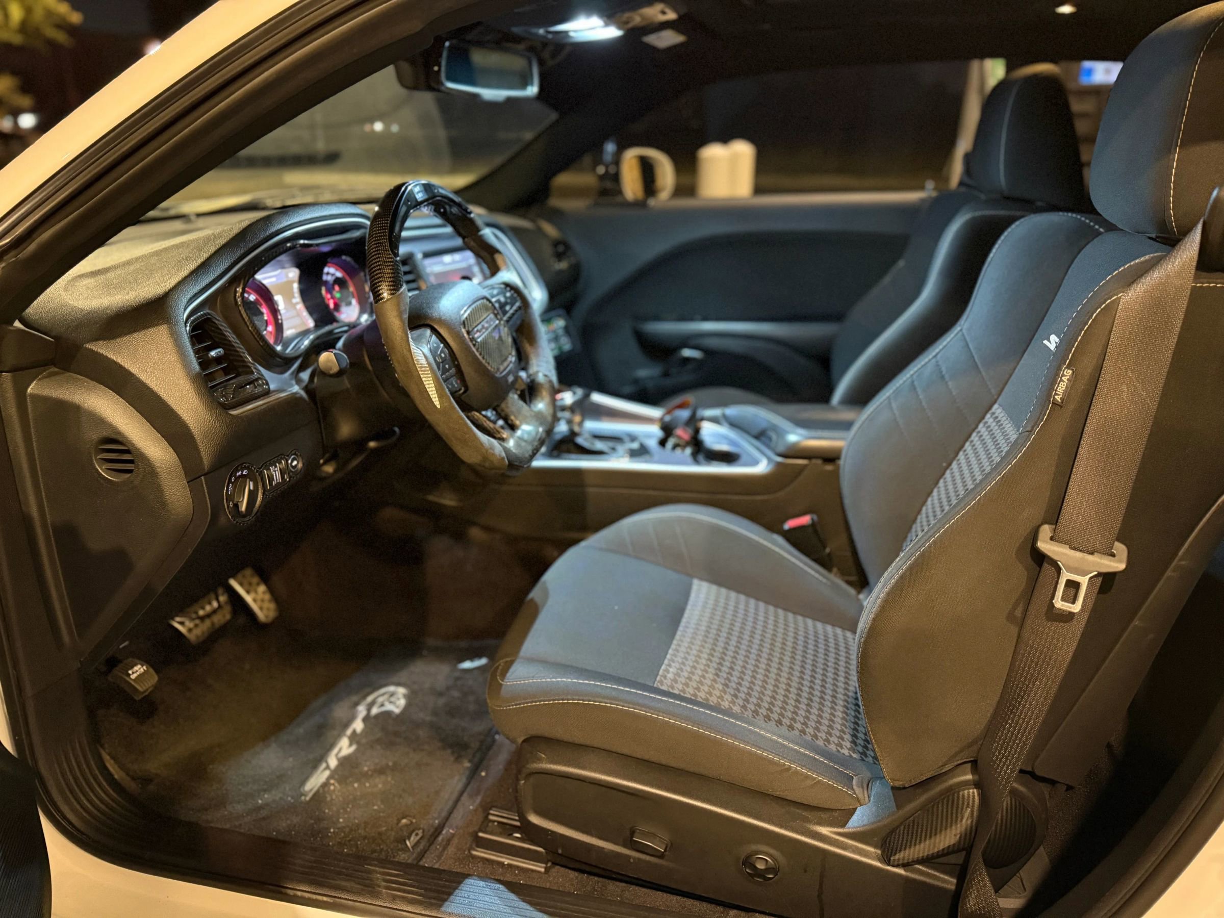 Used 2019 Dodge Challenger SRT Hellcat w/ Widebody Package image 16