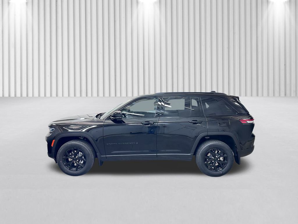 New 2025 Jeep Grand Cherokee Laredo image 8