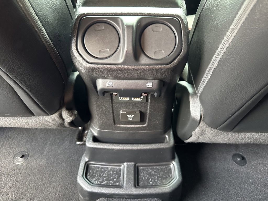 Used 2018 Jeep Wrangler Unlimited Sahara image 23