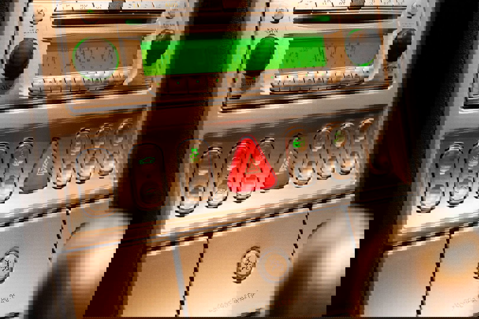 Used 2006 Chrysler Crossfire Coupe image 30