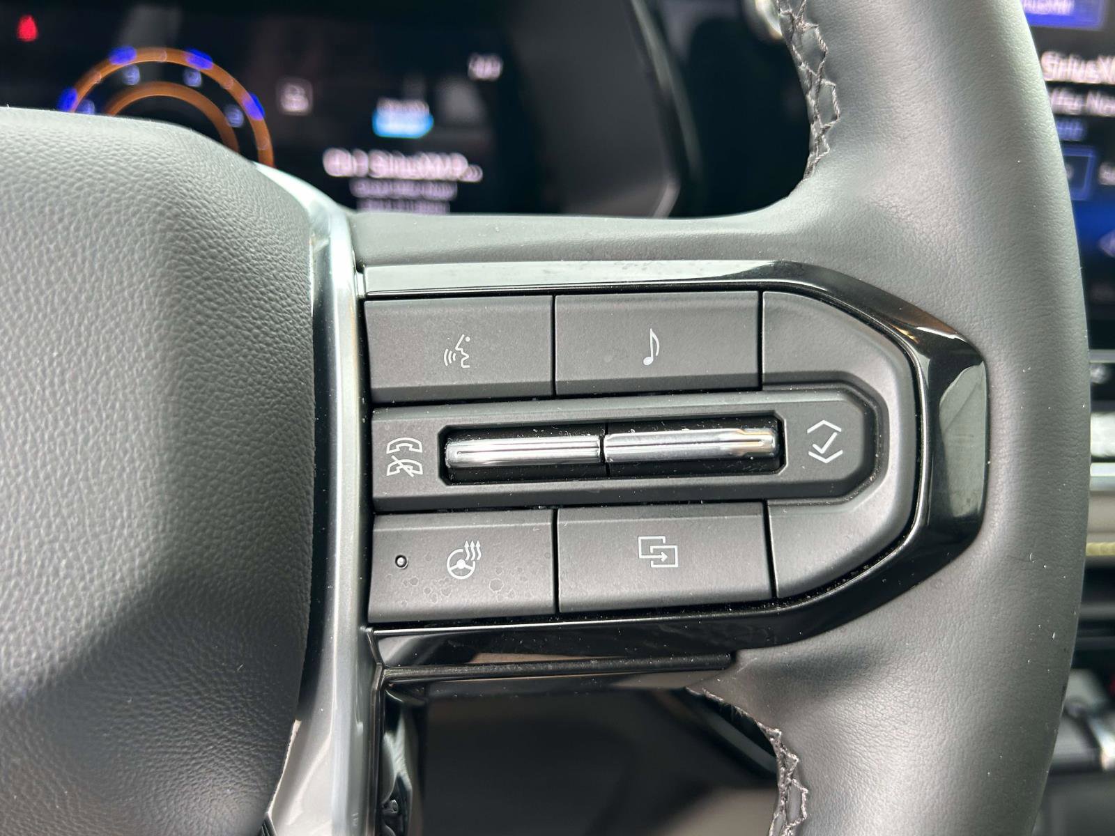 Used 2024 Chevrolet Colorado ZR2 w/ ZR2 Convenience Package III AWD/4WD image 21