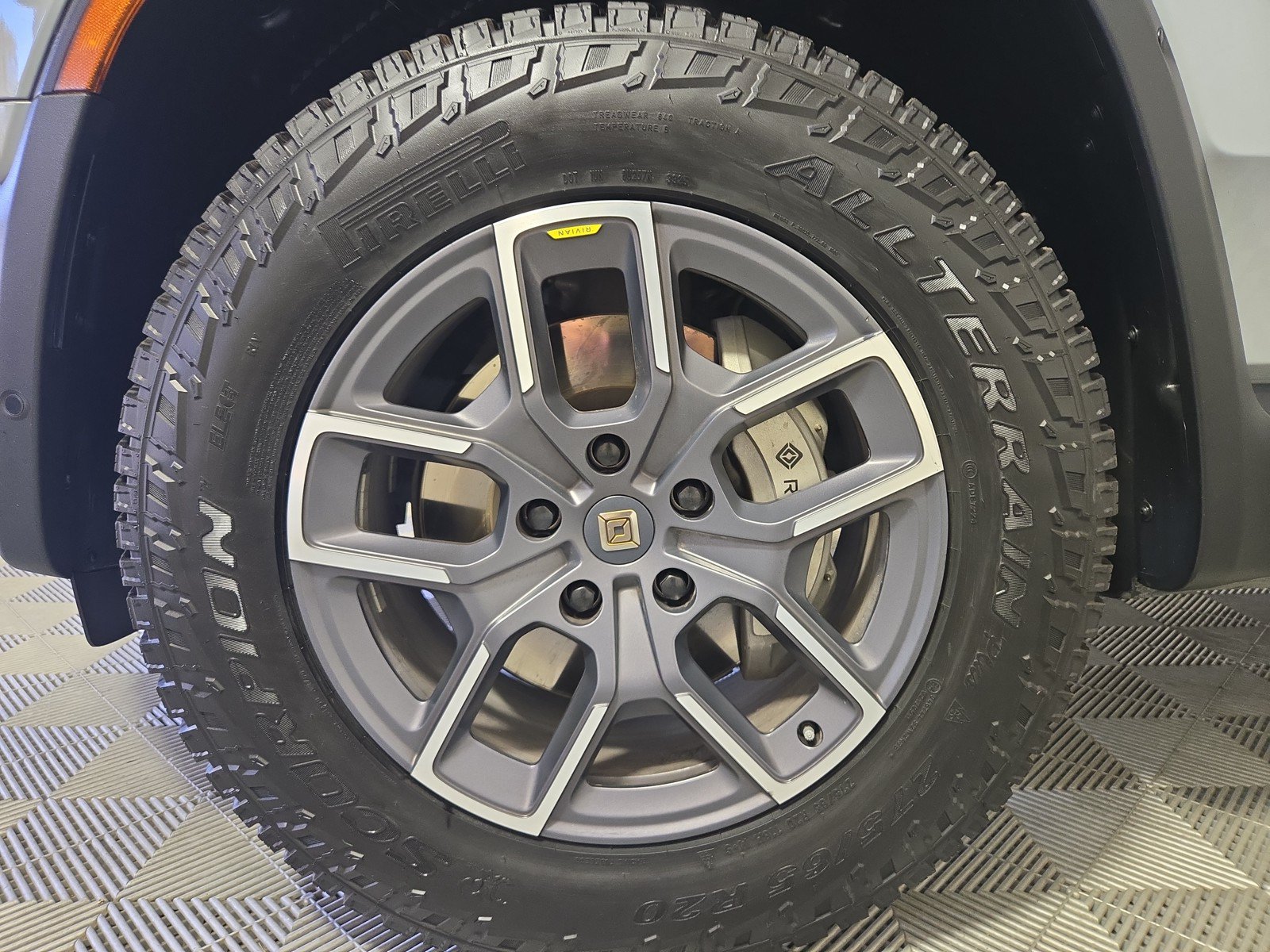 Used 2023 Rivian R1T Adventure AWD/4WD image 9