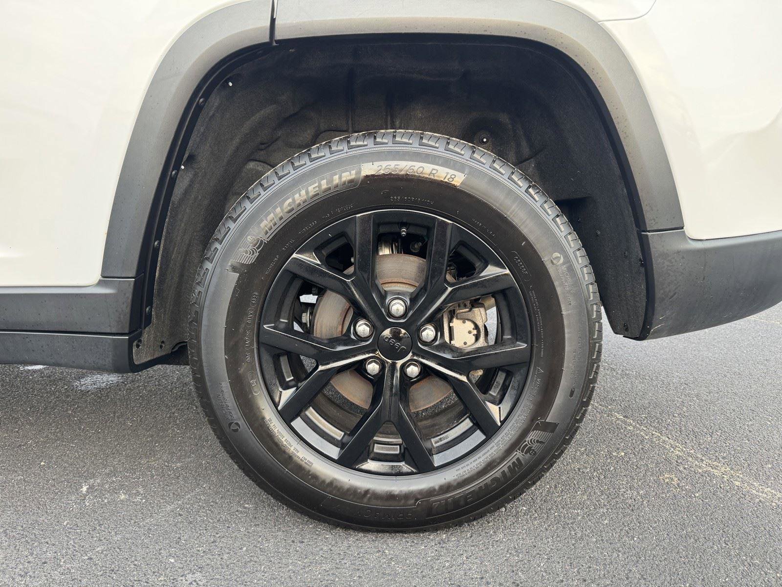 Used 2025 Jeep Grand Cherokee Altitude image 43