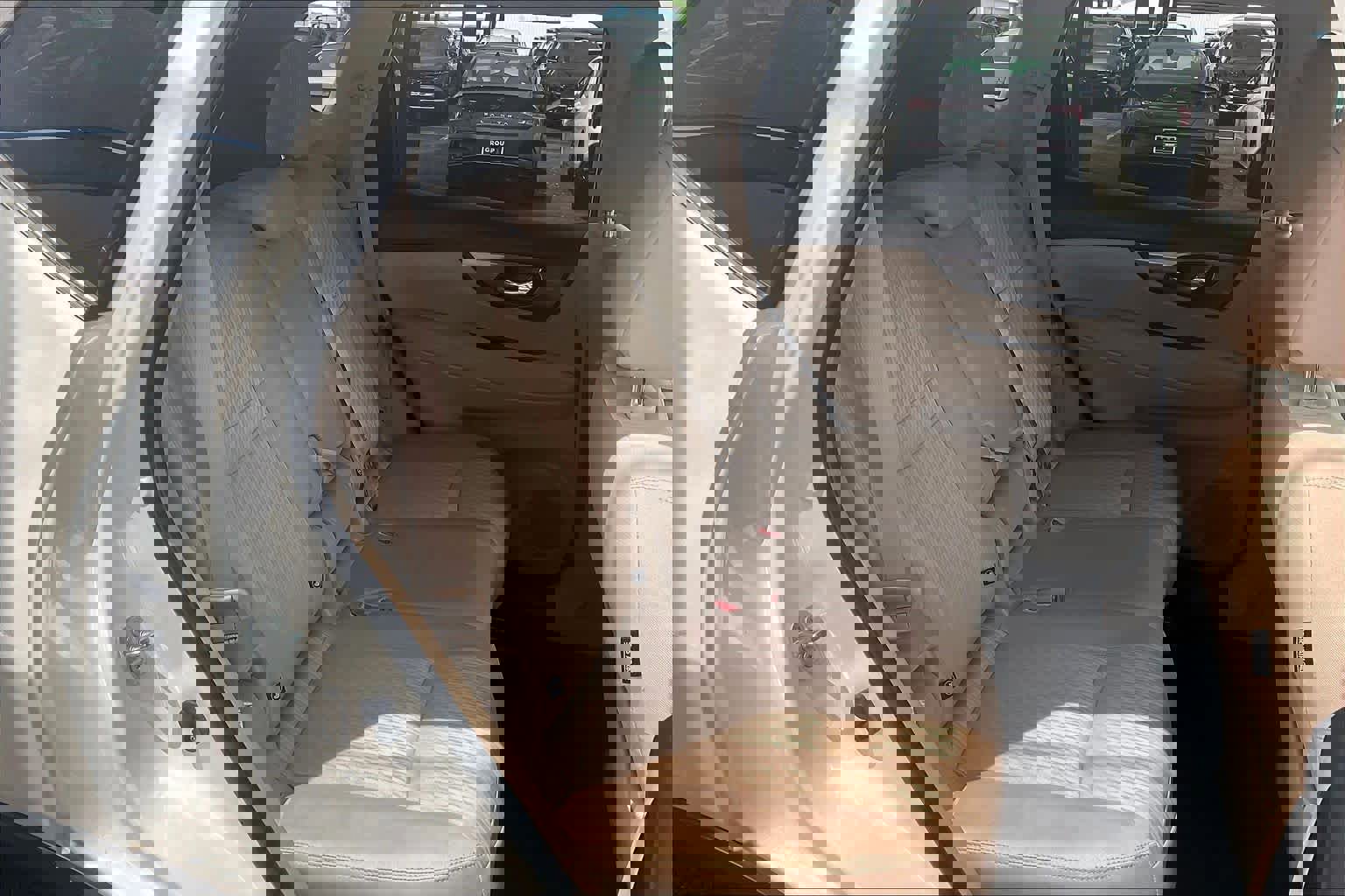 Used 2018 Nissan Rogue SV w/ Premium Package image 20