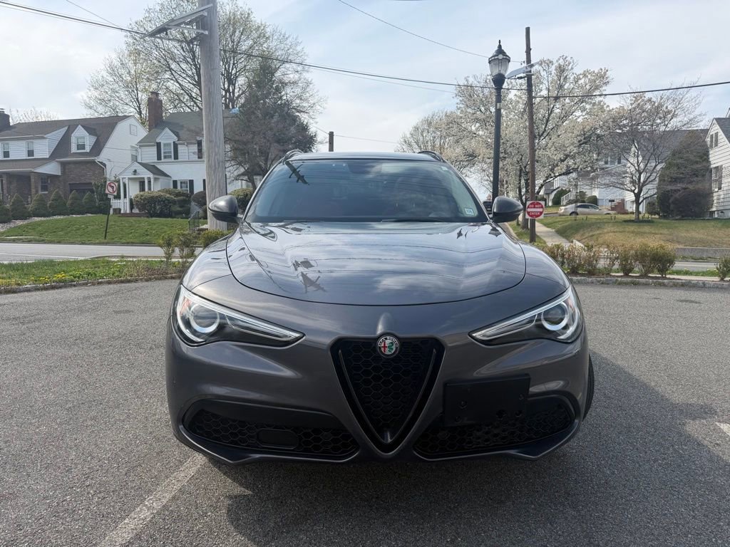 Used 2019 Alfa Romeo Stelvio Sport w/ Quick Order Package 22J Sport AWD/4WD image 2