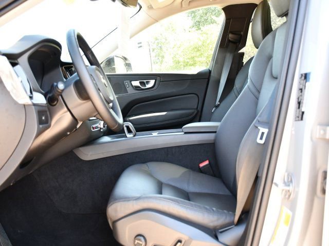 Certified 2025 Volvo XC60 B5 Plus AWD/4WD image 13