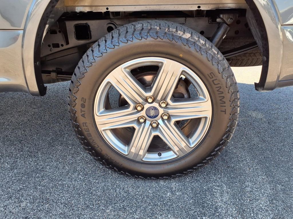 Used 2018 Ford F150 XLT w/ Equipment Group 302A Luxury AWD/4WD image 8