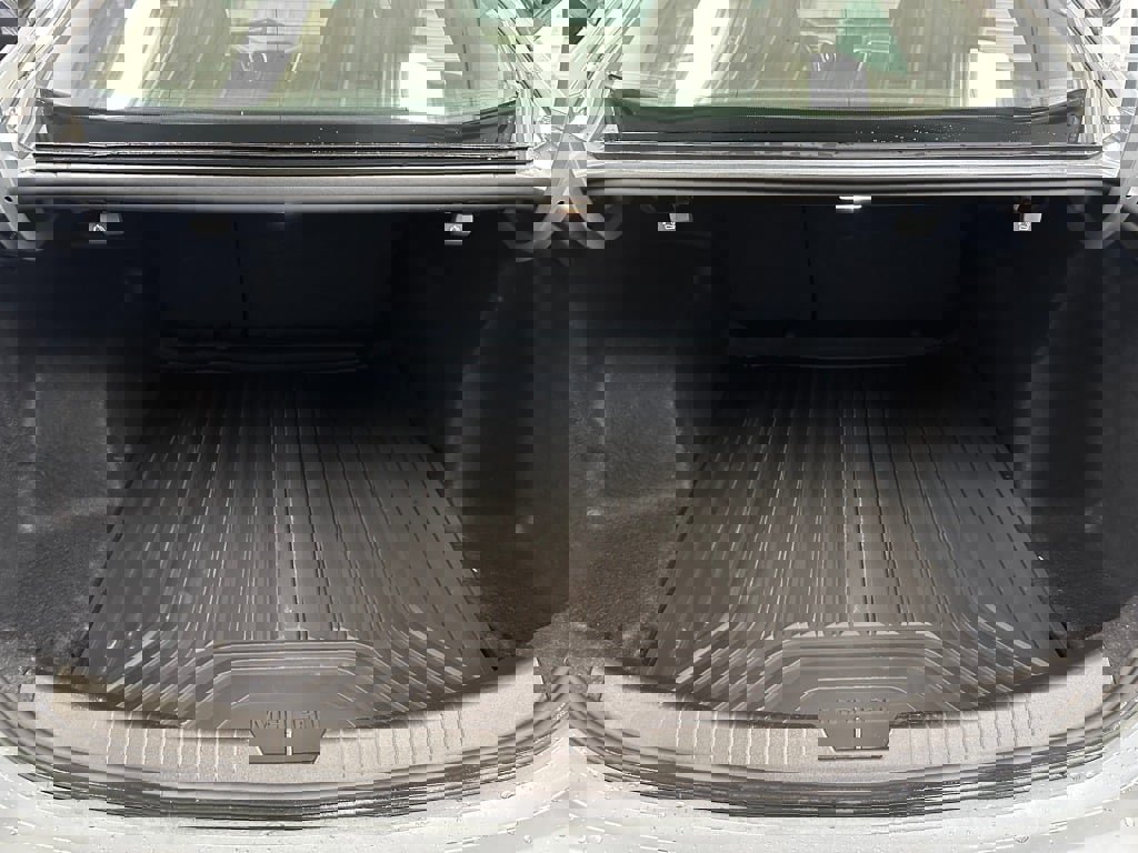 Certified 2024 Chevrolet Malibu RS w/ LPO, Floor Liner Package image 21