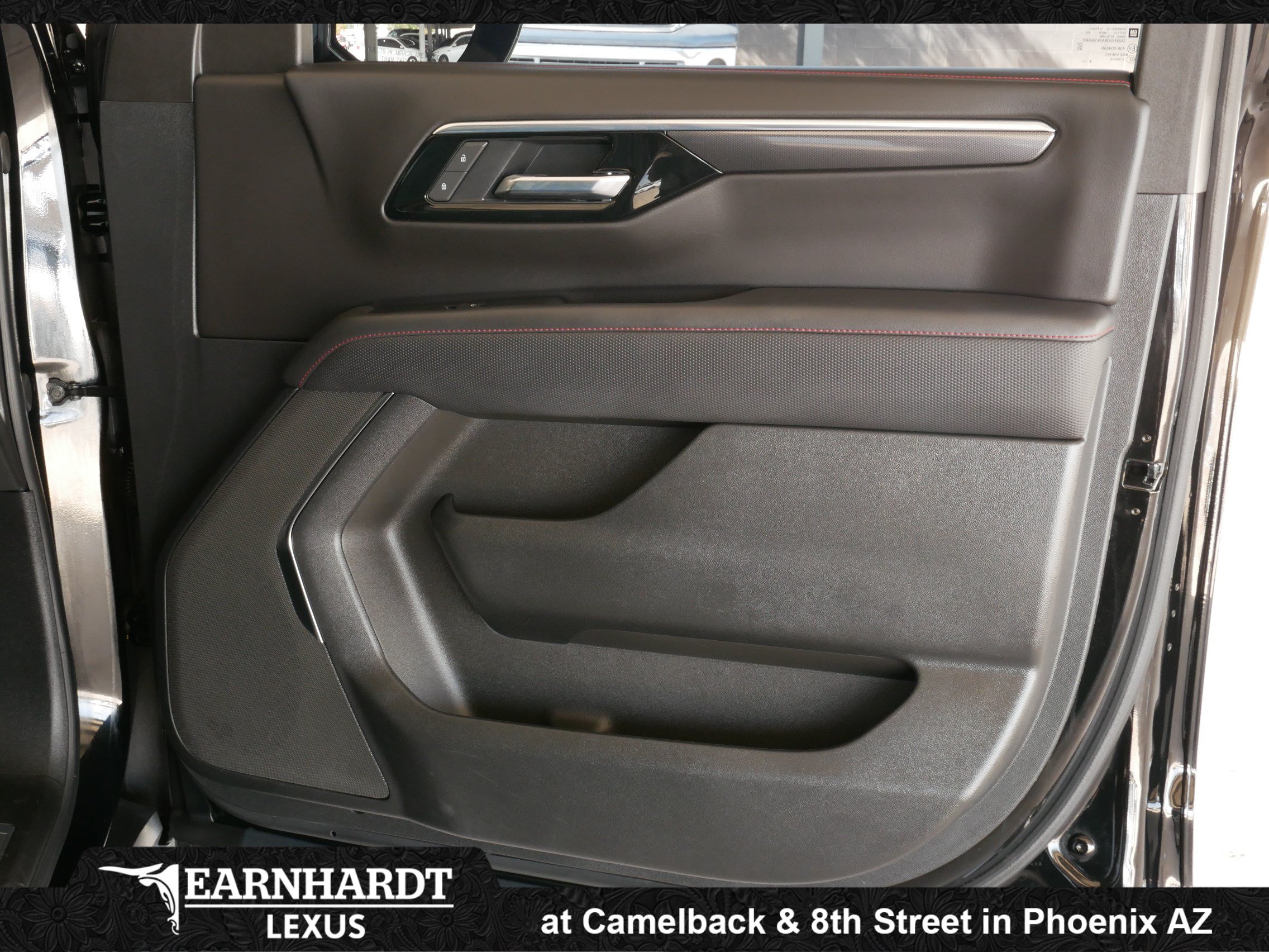 Used 2025 Chevrolet Suburban RST w/ Sun And Tow Package AWD/4WD image 12