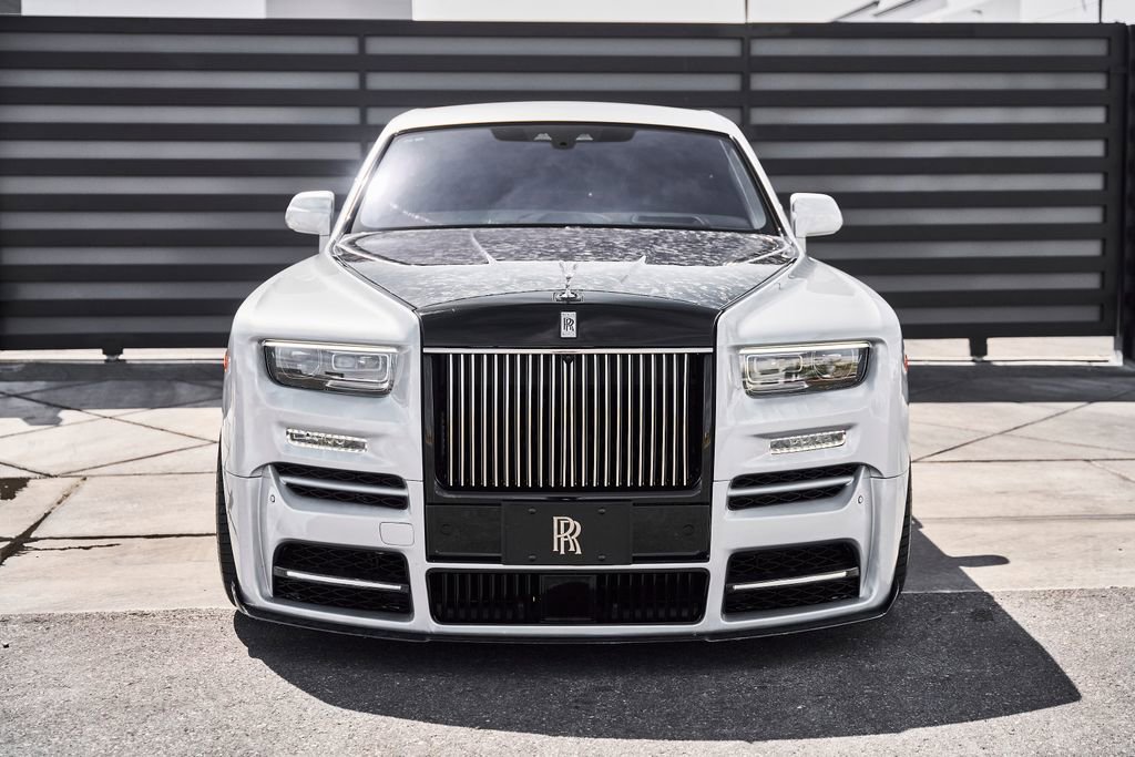 Used 2024 Rolls-Royce Phantom Sedan RWD image 23