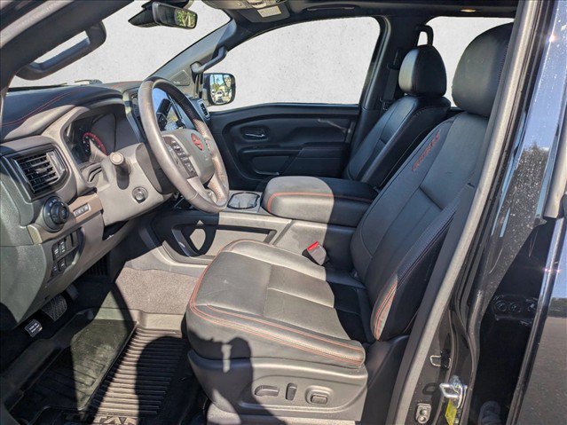 Used 2024 Nissan Titan PRO-4X w/ Pro-4x Convenience Package AWD/4WD image 15