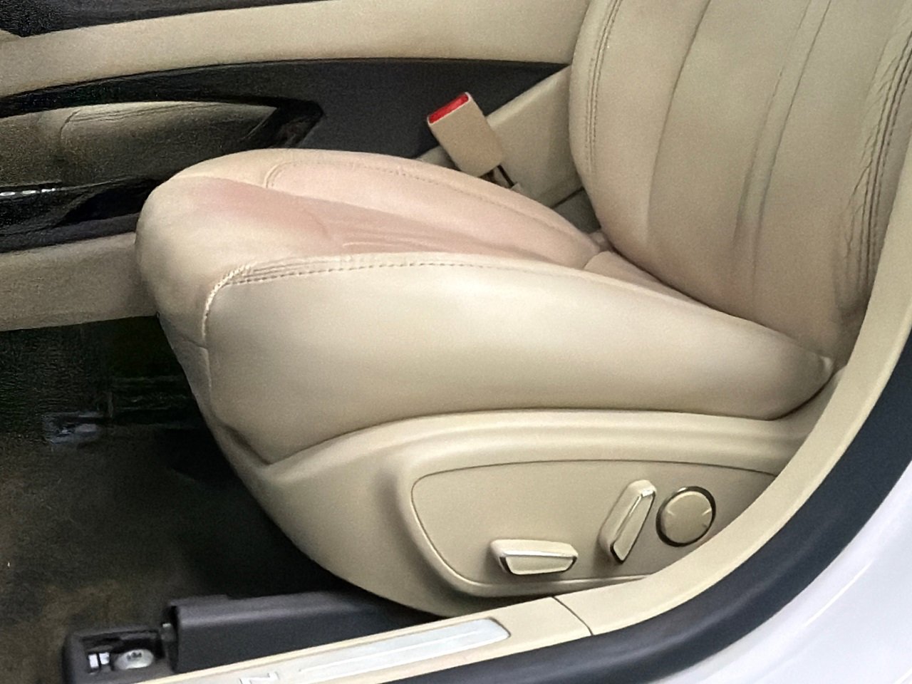 Used 2014 Lincoln MKZ Hybrid w/ Equipment Group 202A Reserve image 13