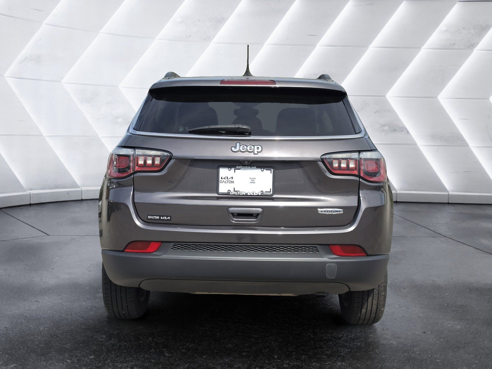 Used 2018 Jeep Compass Latitude w/ Popular Equipment Group image 4