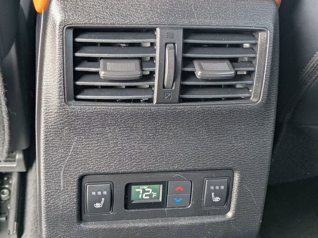 Used 2024 Mitsubishi Outlander SEL AWD/4WD image 18