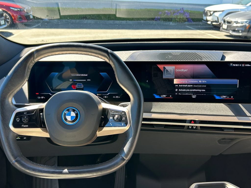 Used 2023 BMW iX xDrive50 AWD/4WD image 17