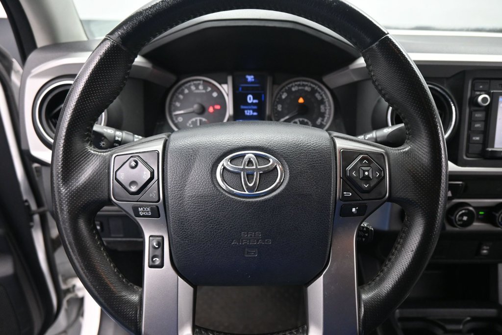 Used 2017 Toyota Tacoma SR5 w/ Tow Package AWD/4WD image 12