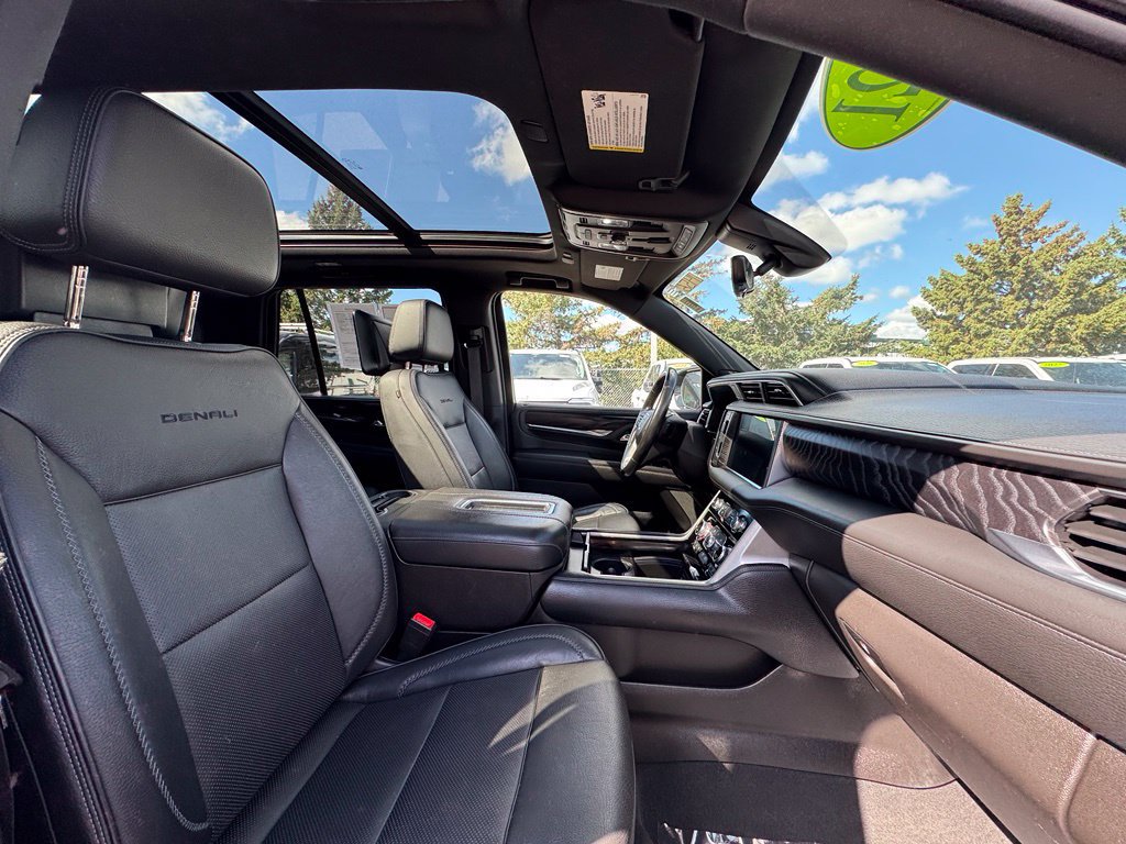 Used 2021 GMC Yukon Denali w/ Denali Ultimate Package AWD/4WD image 40