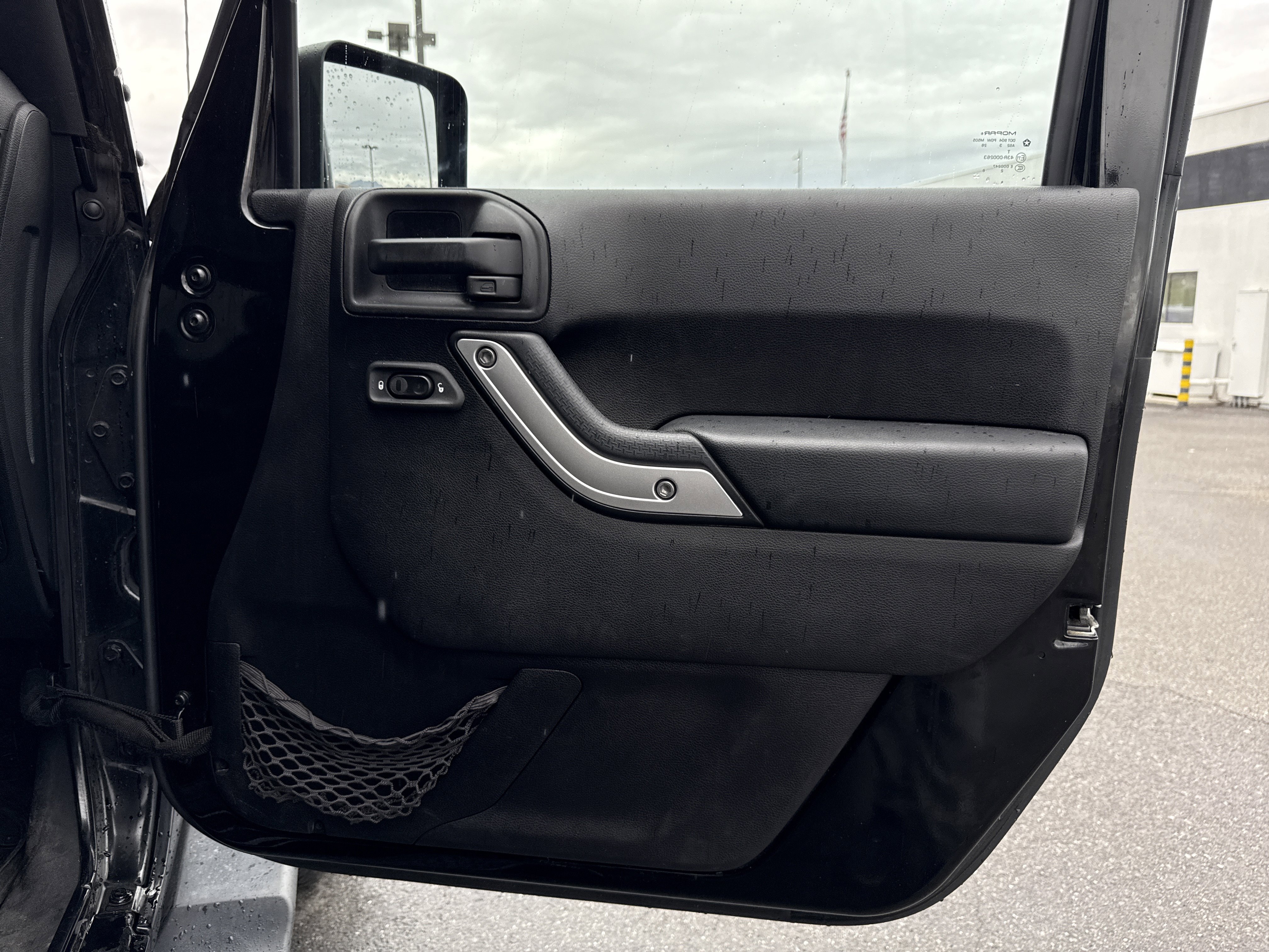 Used 2014 Jeep Wrangler Unlimited Rubicon w/ Connectivity Group image 30