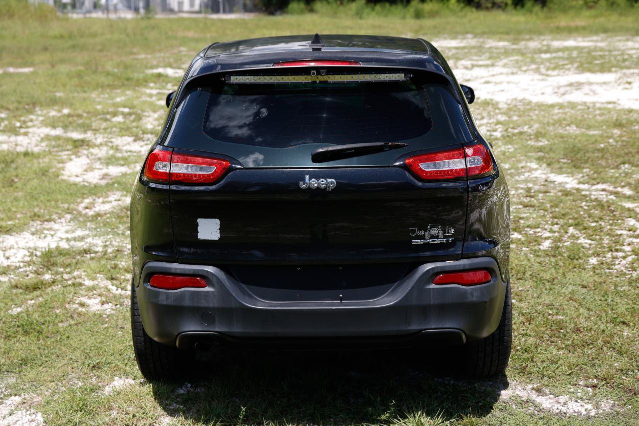 Used 2014 Jeep Cherokee Sport FWD image 7