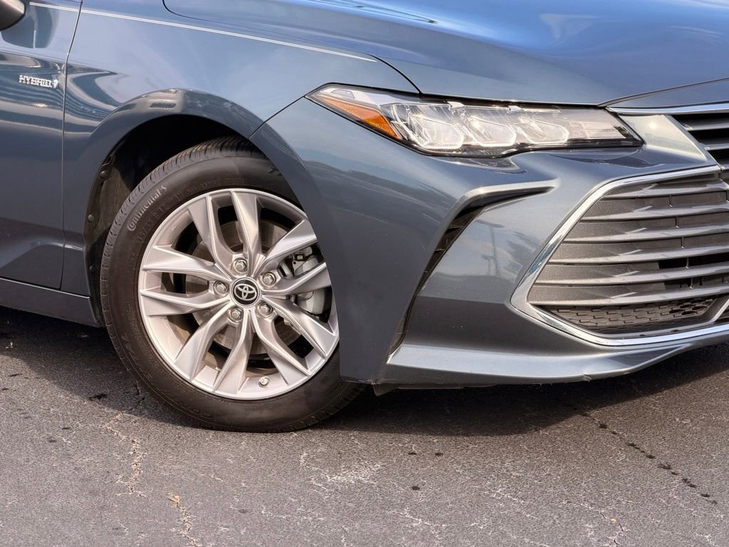 Used 2021 Toyota Avalon XLE w/ Moonroof Package FWD image 4