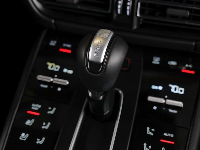 Certified 2026 Porsche Macan AWD/4WD image 17