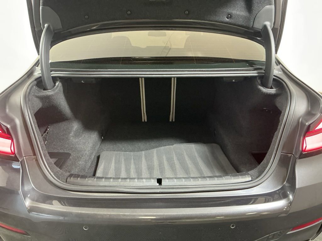 Used 2021 BMW M550i xDrive w/ Dynamic Handling Package image 30