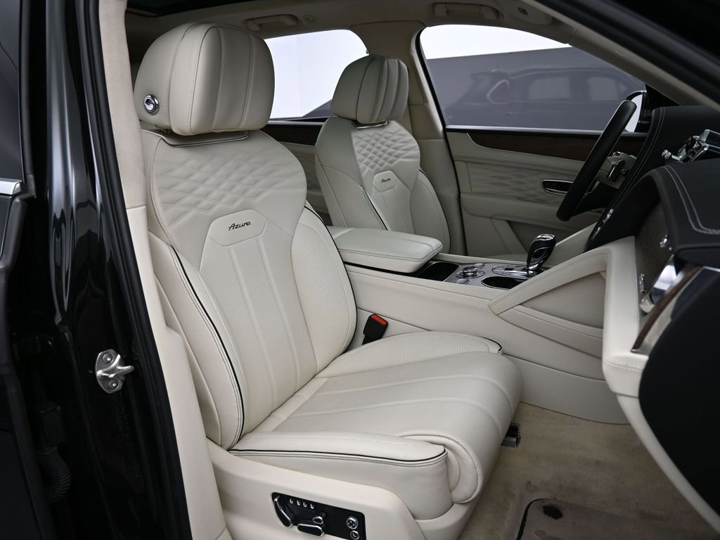 Used 2024 Bentley Bentayga AWD/4WD image 33