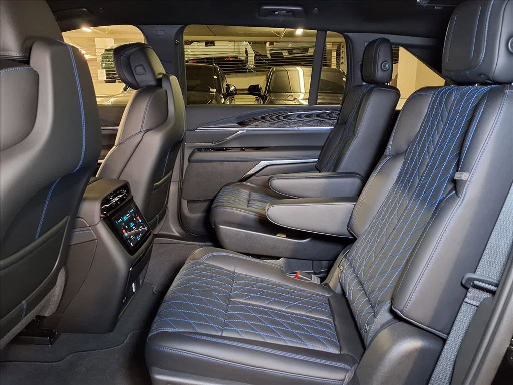 New 2026 Cadillac Escalade IQ Luxury 1 image 13
