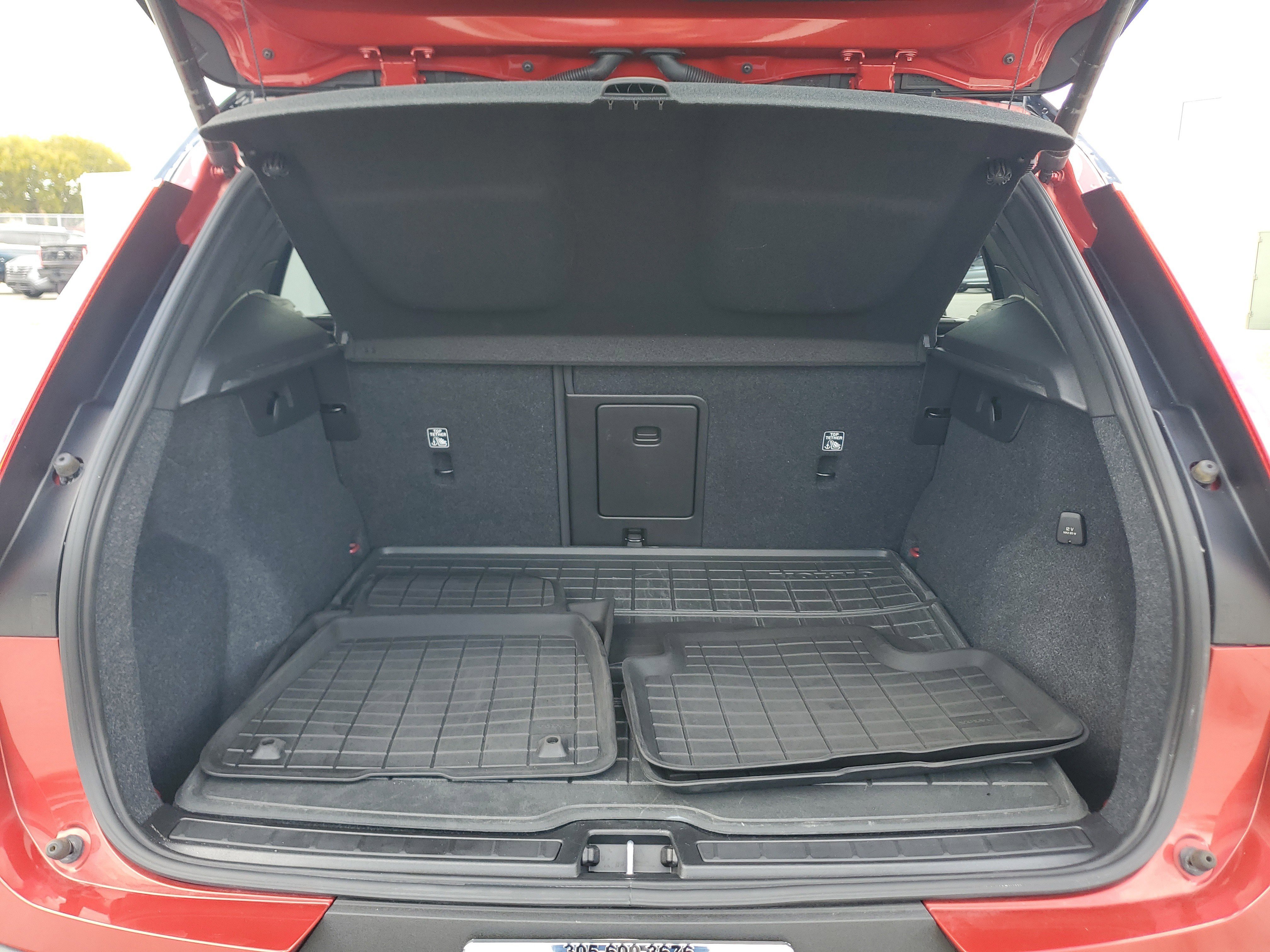 Used 2021 Volvo XC40 P8 Recharge w/ Advanced Package image 15