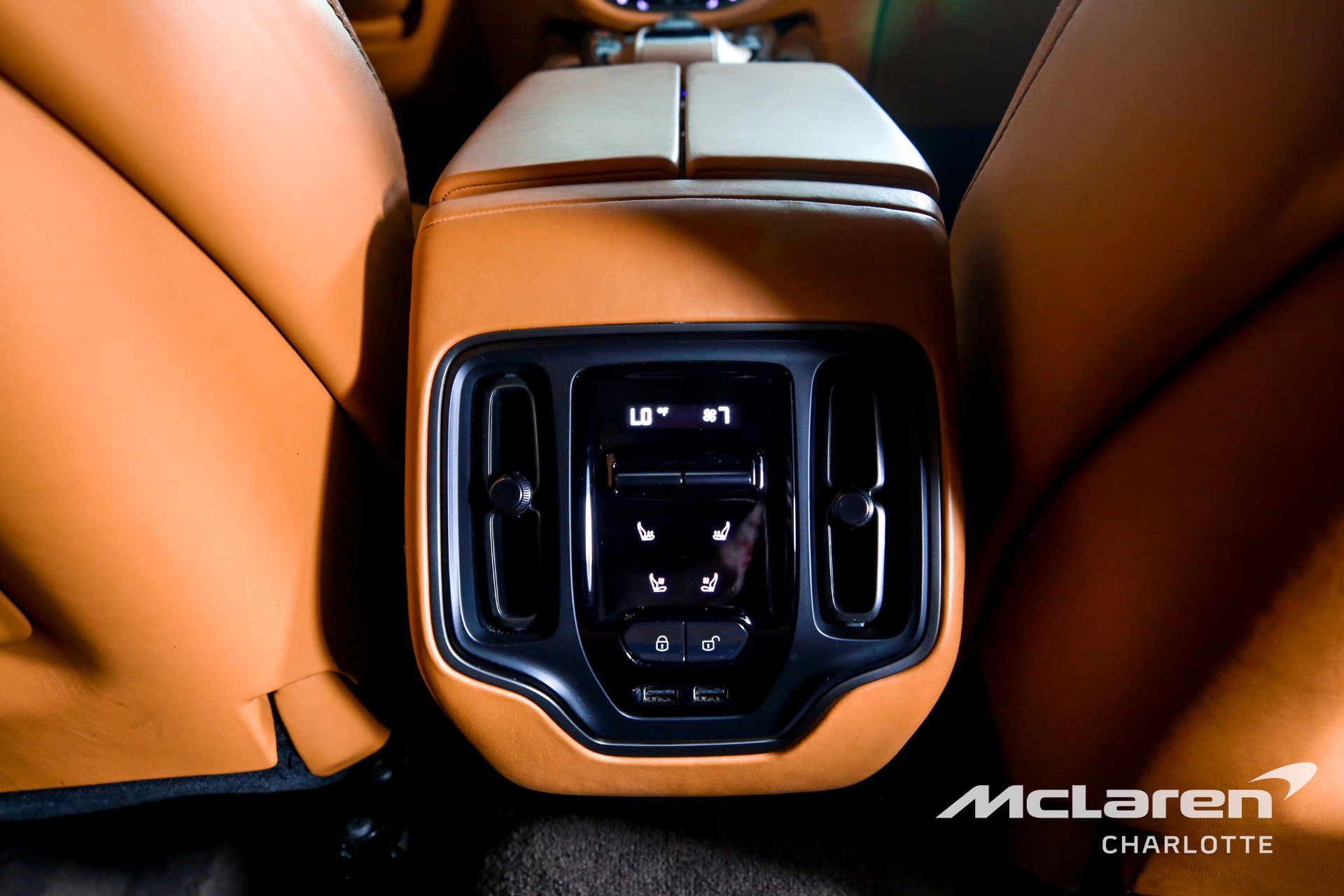 Used 2023 Aston Martin DBX 707 image 21