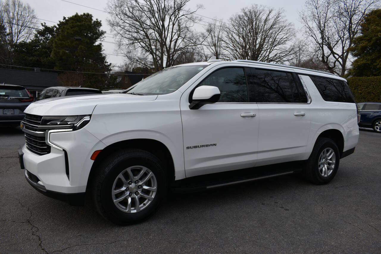 Used 2021 Chevrolet Suburban LT image 2