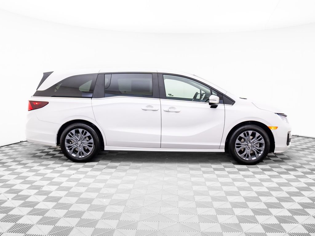 New 2026 Honda Odyssey Touring image 6