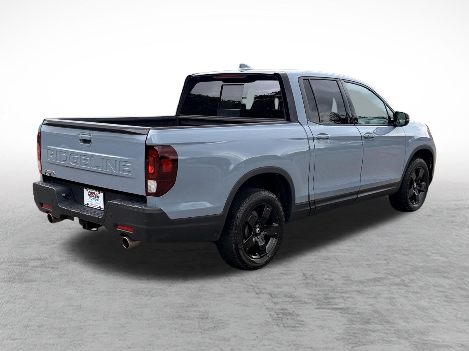 Used 2025 Honda Ridgeline Black Edition image 6