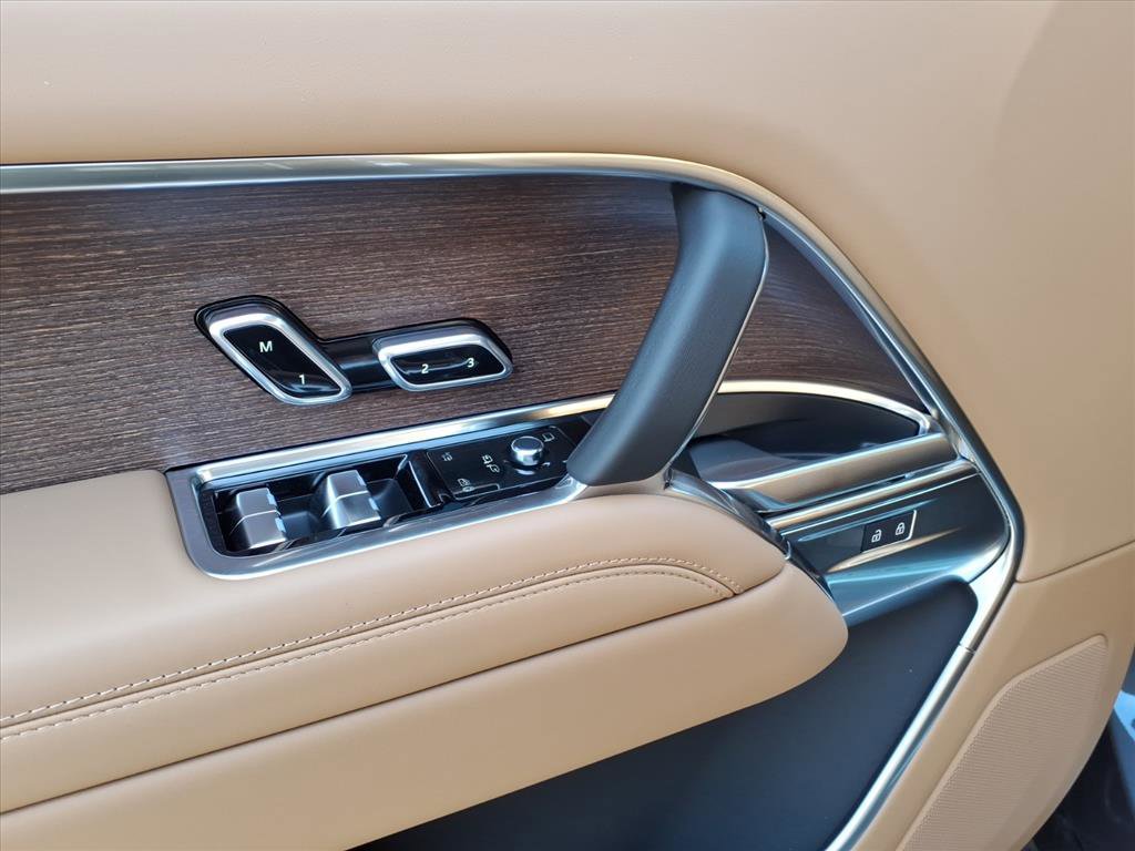 New 2026 Land Rover Range Rover SE image 10