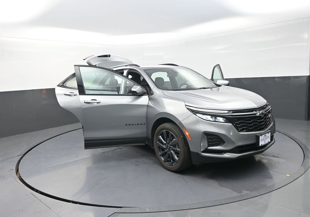 Used 2024 Chevrolet Equinox RS image 32