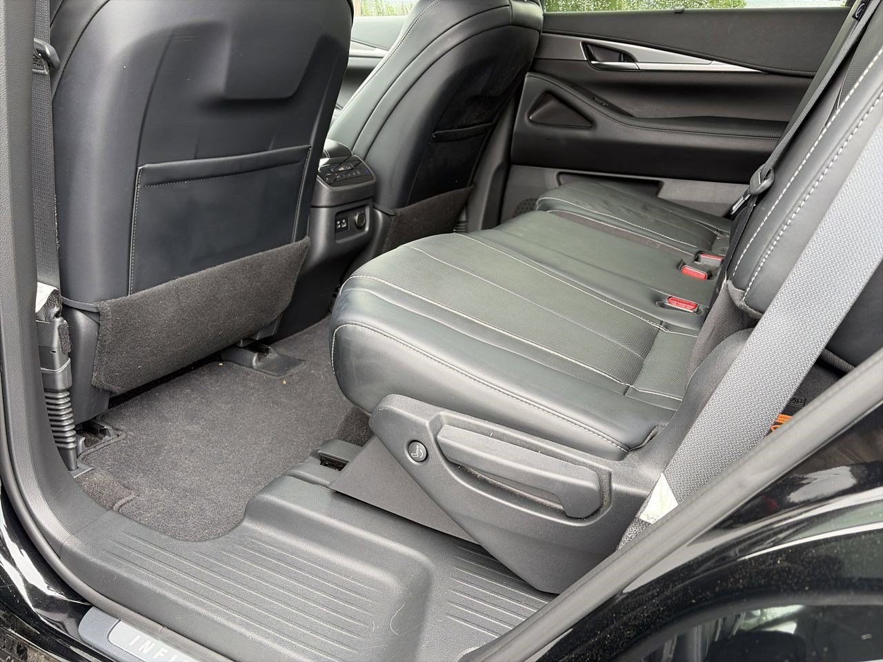 Used 2023 INFINITI QX60 Luxe w/ Cargo Package FWD image 23