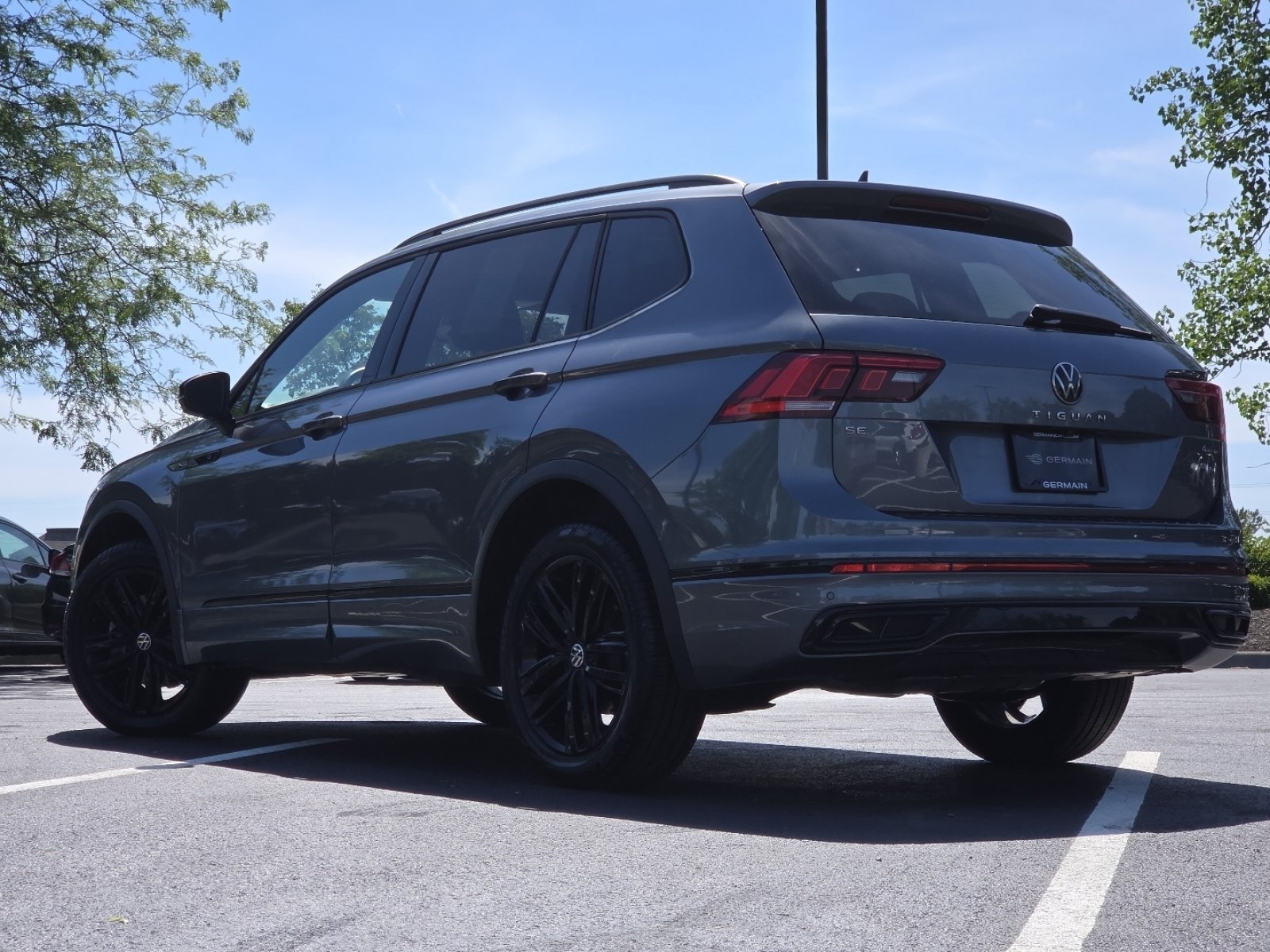 Used 2022 Volkswagen Tiguan SE R-Line AWD/4WD image 14