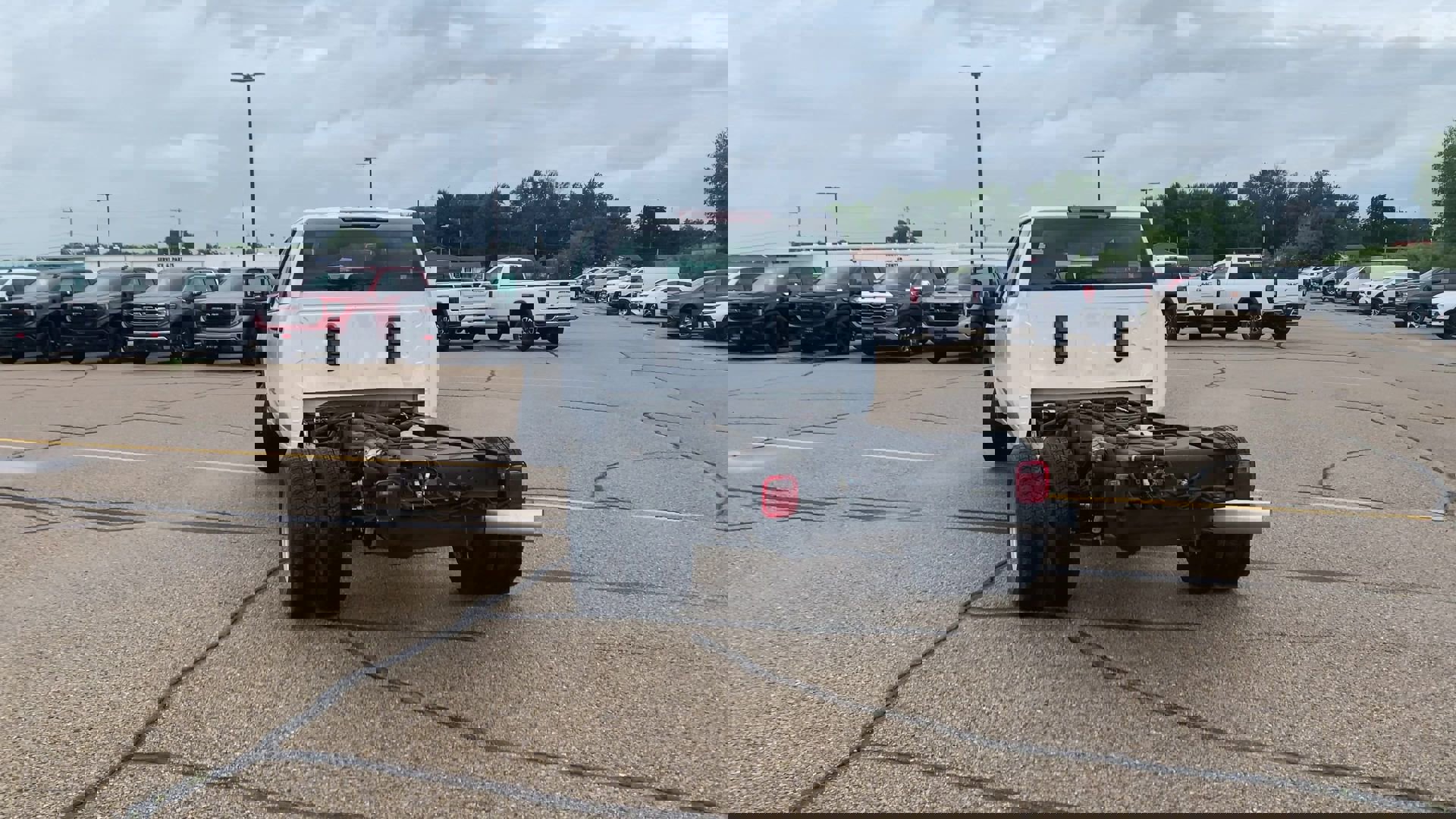 New 2024 GMC Sierra 3500 Pro w/ Fleet Convenience Package image 9