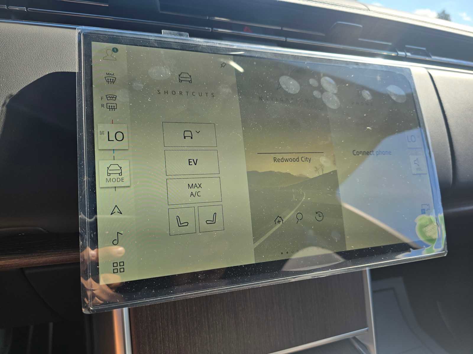 New 2025 Land Rover Range Rover SE image 28