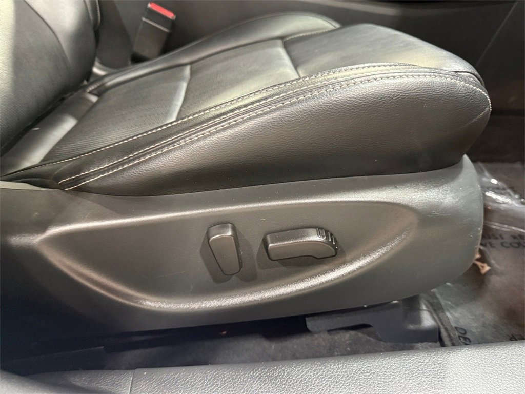 Used 2023 Nissan Maxima SL image 16