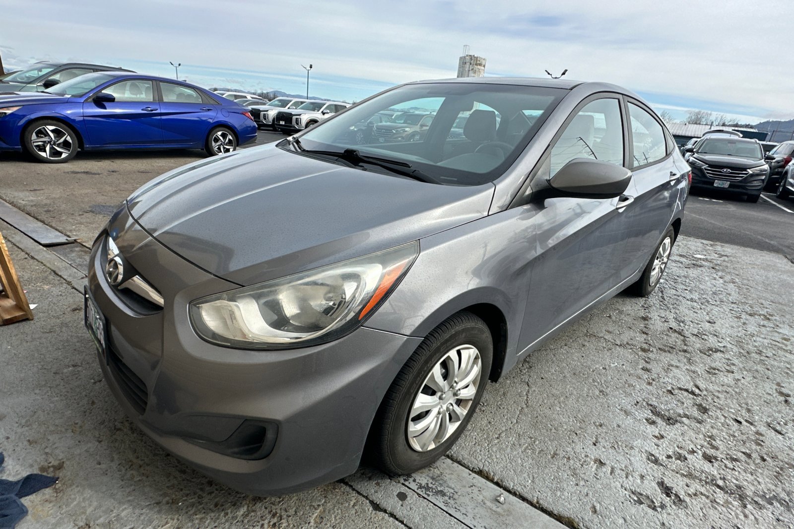 Used 2013 Hyundai Accent GLS image 2